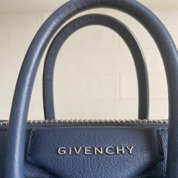 AUTHENTIC GIVENCHY MINI ANTIGONA - Picture 4 of 12